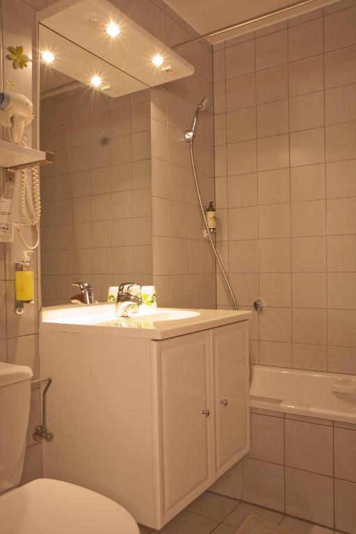 Hotel Winzenberg Бльеншвиллер Номер фото